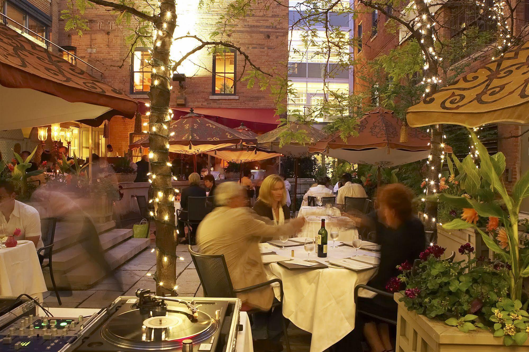The Ivy At Verity Торонто Екстериор снимка