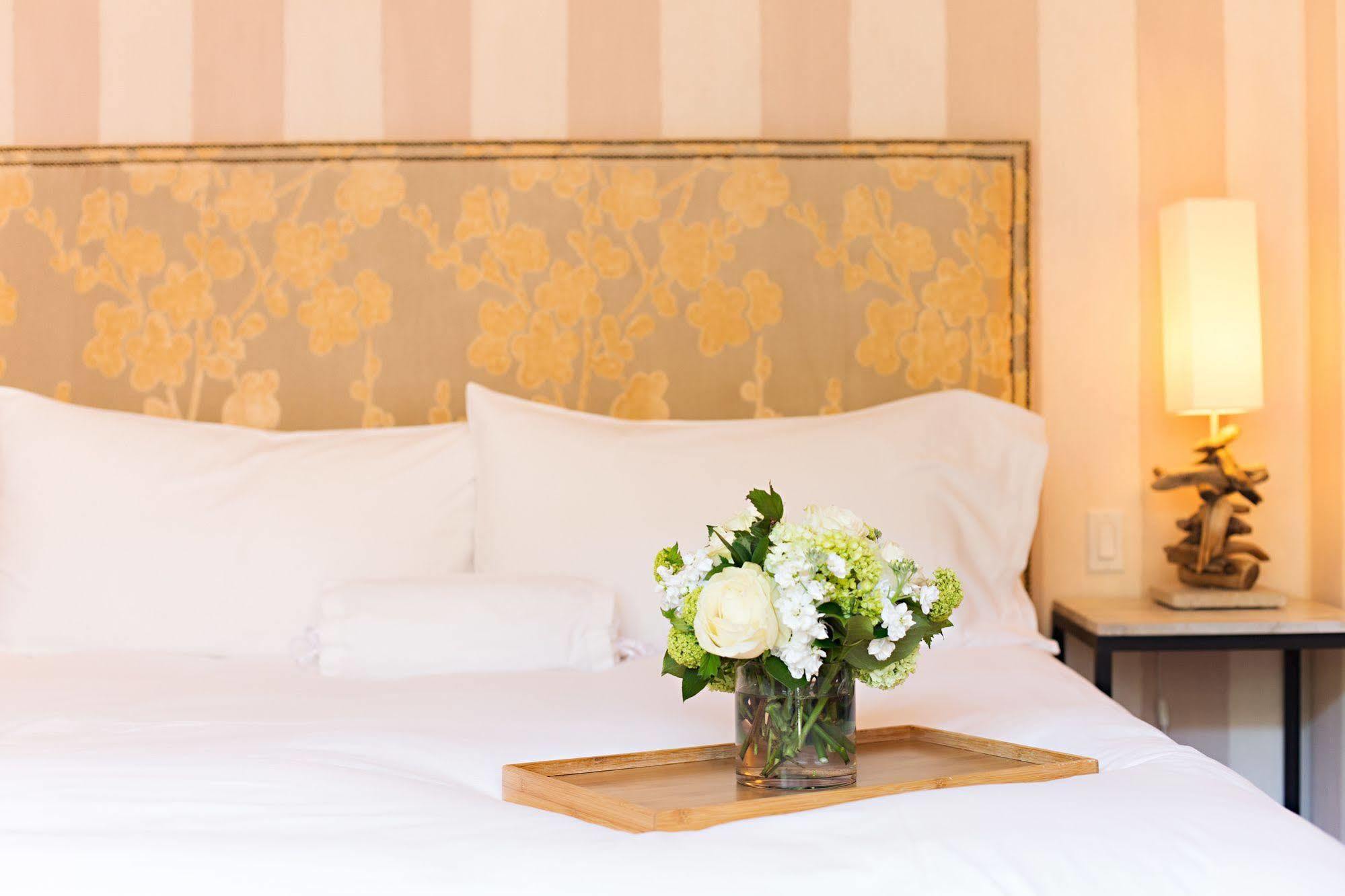 The Ivy At Verity Торонто Екстериор снимка